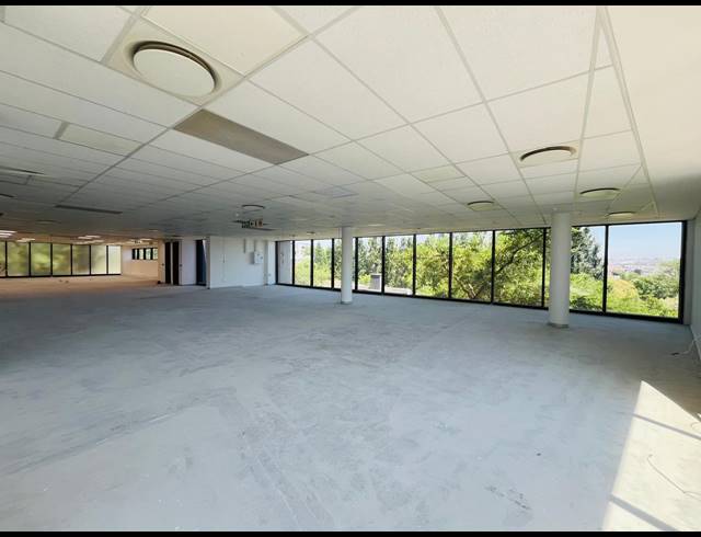 675M² OFFICE TO LET IN WATERFALL